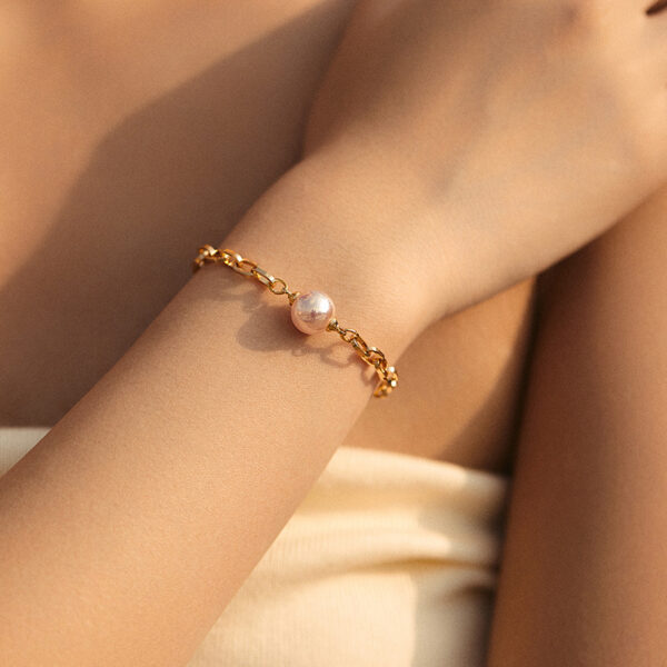 2025 Summer Elegant Vintage Hand-jewelry Shell Bead Brass Real Gold Pearl Bracelet for Women